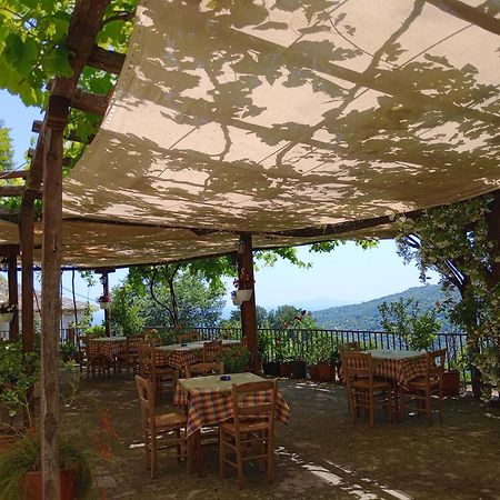 Hotel Erotas Áyios Dhimítrios Kültér fotó