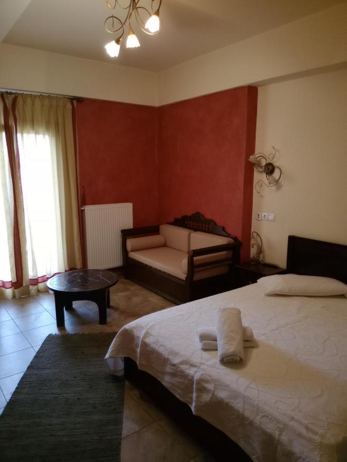 Hotel Erotas Áyios Dhimítrios Kültér fotó