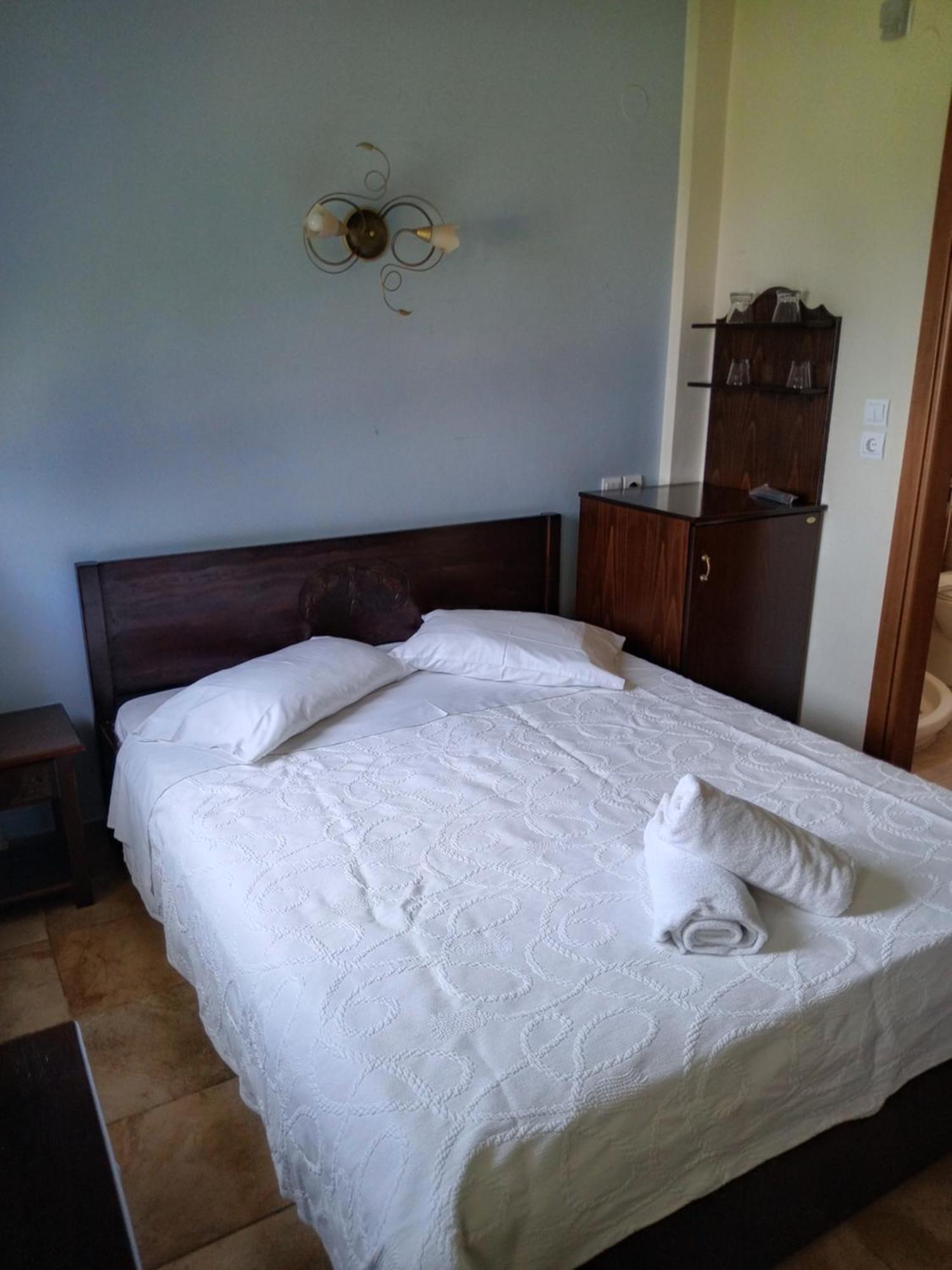 Hotel Erotas Áyios Dhimítrios Kültér fotó