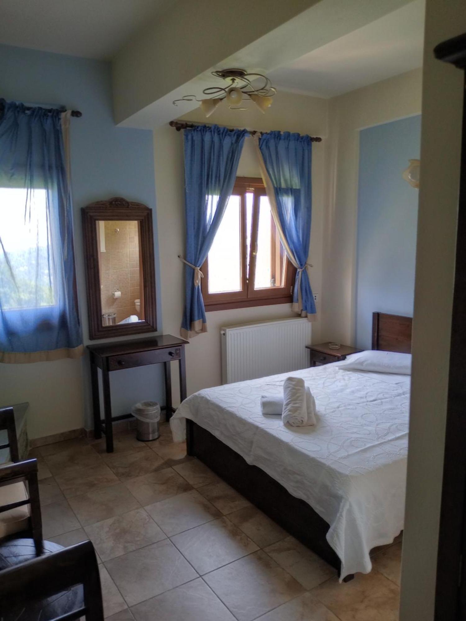Hotel Erotas Áyios Dhimítrios Kültér fotó