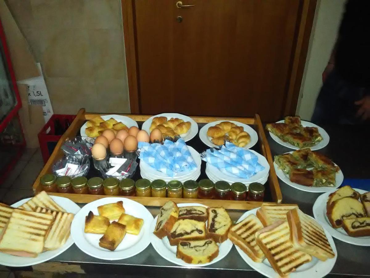 Hotel Erotas Áyios Dhimítrios Kültér fotó